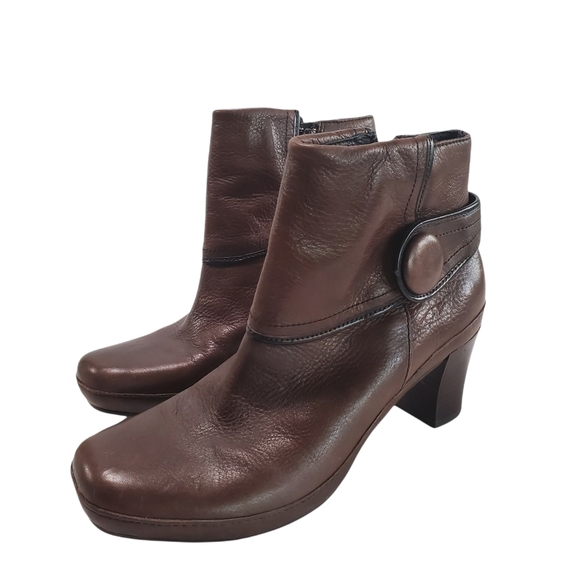 Clarks Artisan Leather Brown Ankle Booties Sz 9. - Picture 5 of 5
